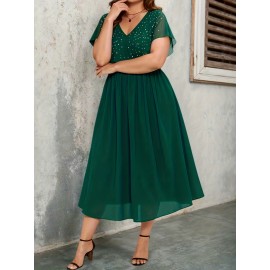 [Business Events Party Attire] Elegant Green Plus Size Women's Maxi Dress - Formal/Party/Office, Flared Hem, V-Neck, Shimmer, Stylish Formalwear