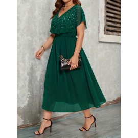 [Business Events Party Attire] Elegant Green Plus Size Women's Maxi Dress - Formal/Party/Office, Flared Hem, V-Neck, Shimmer, Stylish Formalwear